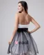 Ermelos Satin Tyll Blomster Ruffles Kjaereste Korte Cocktail Kjoler Festkjoler