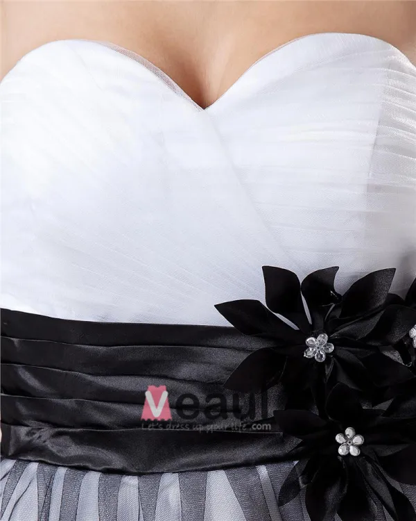 Ermelos Satin Tyll Blomster Ruffles Kjaereste Korte Cocktail Kjoler Festkjoler
