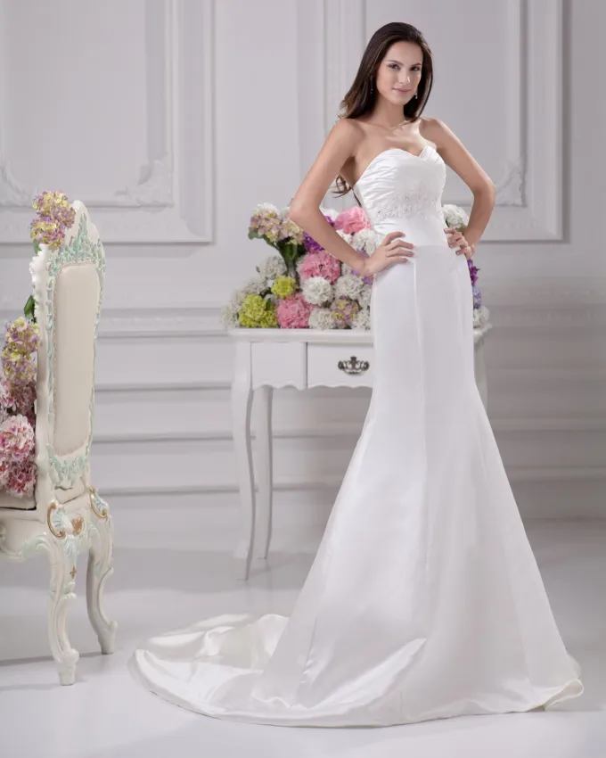 Elegant Kjaereste Beading Ruffles Gulv Lengde Domstol Tog Satin Kappe Brudekjoler Bryllupskjoler