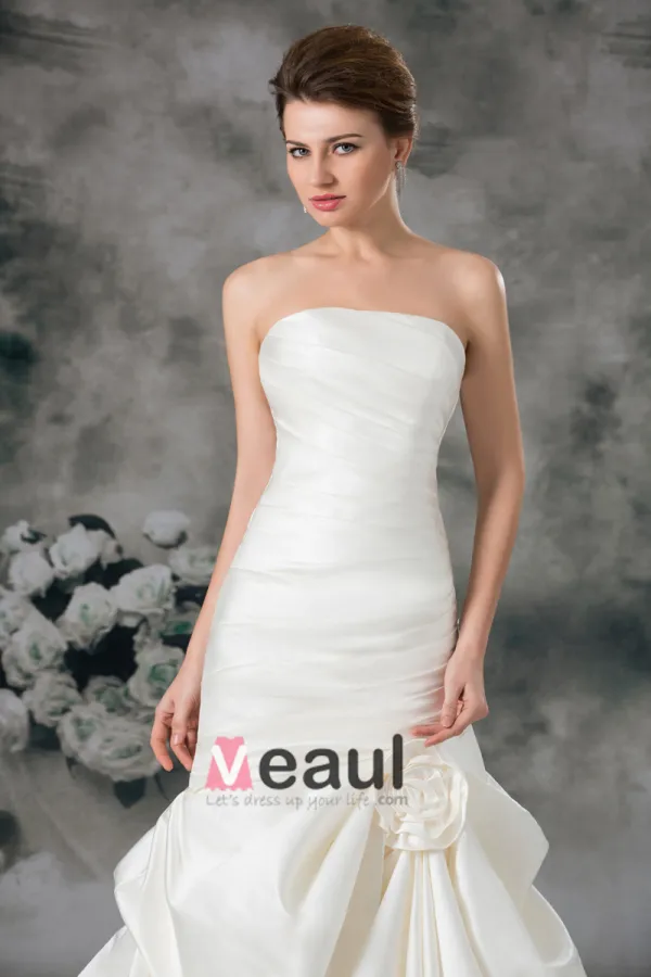 Satin A Volants Fleur De Train De Cour De Robe De Mariée Fourreau Bustier