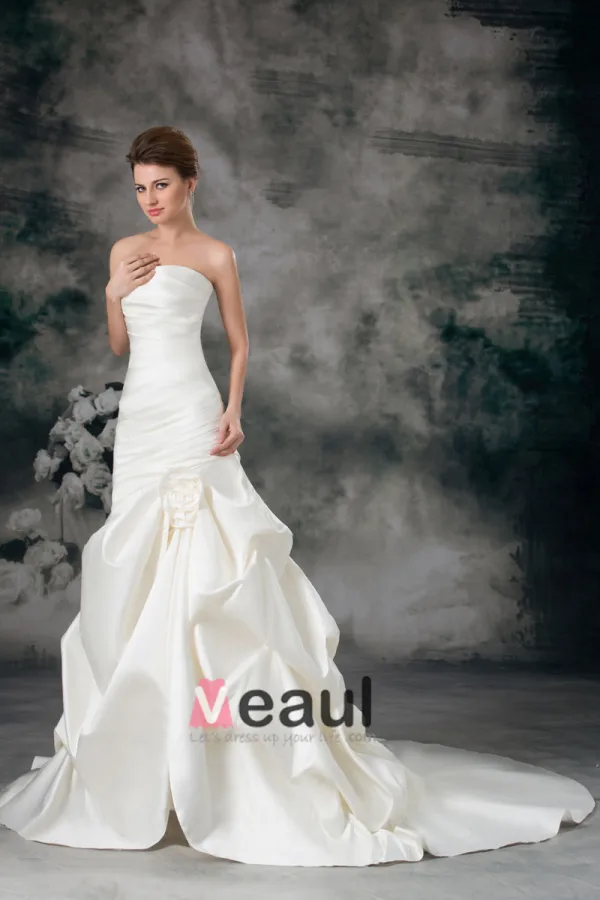 Satin A Volants Fleur De Train De Cour De Robe De Mariée Fourreau Bustier