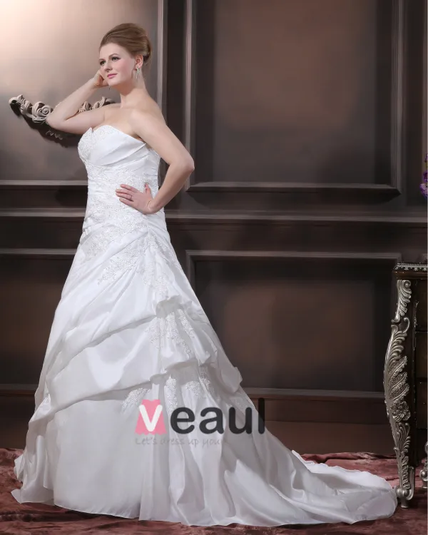 A-ligne Bretelles En Taffetas Broderies De Perles Plus La Robe De Mariage De Taille