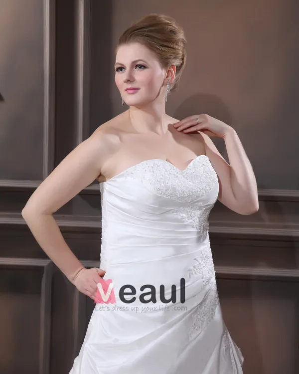 A-ligne Bretelles En Taffetas Broderies De Perles Plus La Robe De Mariage De Taille