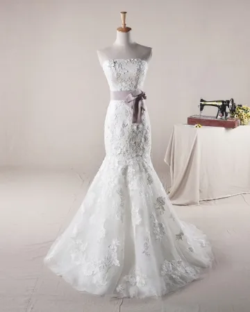 Sierlijke Kralen Applique Riem Ontwerp Strapless Tule Zeemeermin Bruidsjurken Trouwjurken