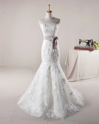 Graceful Beading Applique Belt Design Strapless Tulle Mermaid Wedding Dress