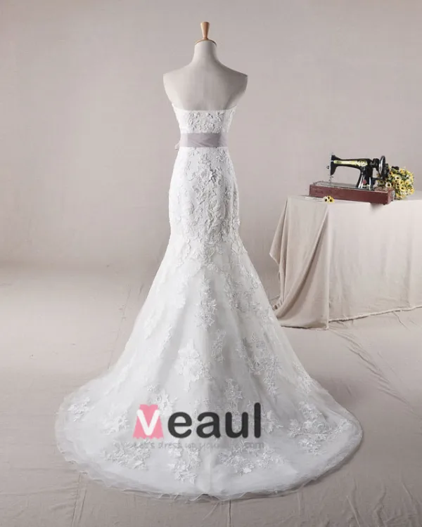 Gracieux Perles Applique Conception De Ceinture Bustier En Tulle Robe De Mariée Sirène