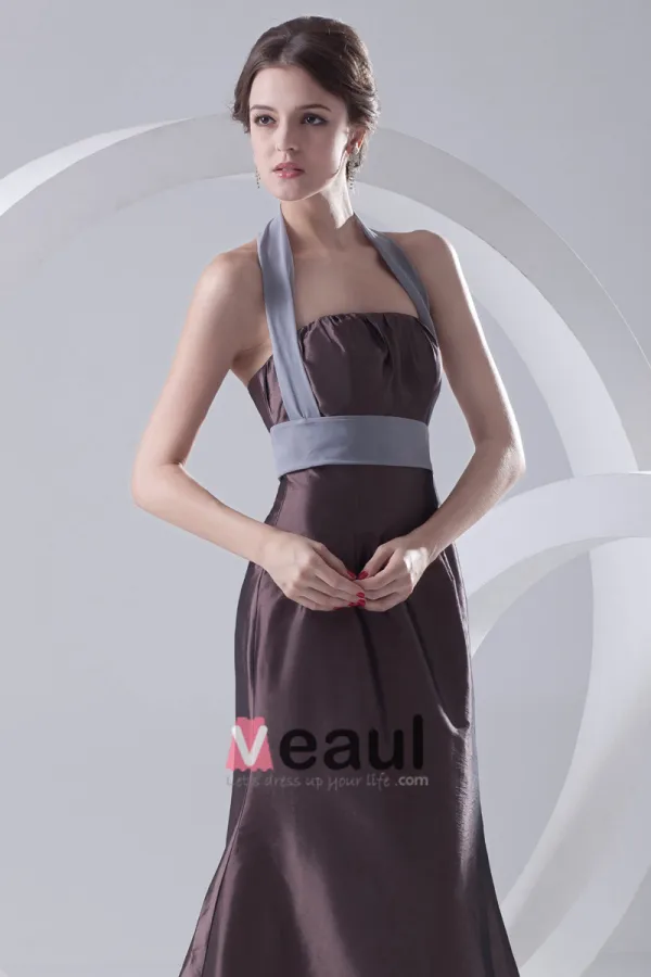 Satin Plisse Halter Robe De Demoiselle D'honneur De Longueur Manches De La Mode