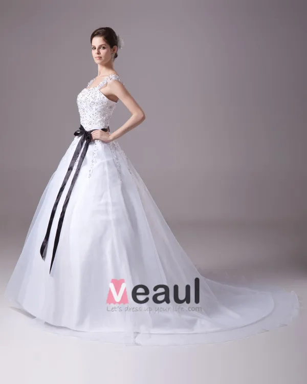 Square Floor Length Beading Applique Satin Yarn Ball Gown Wedding Dress