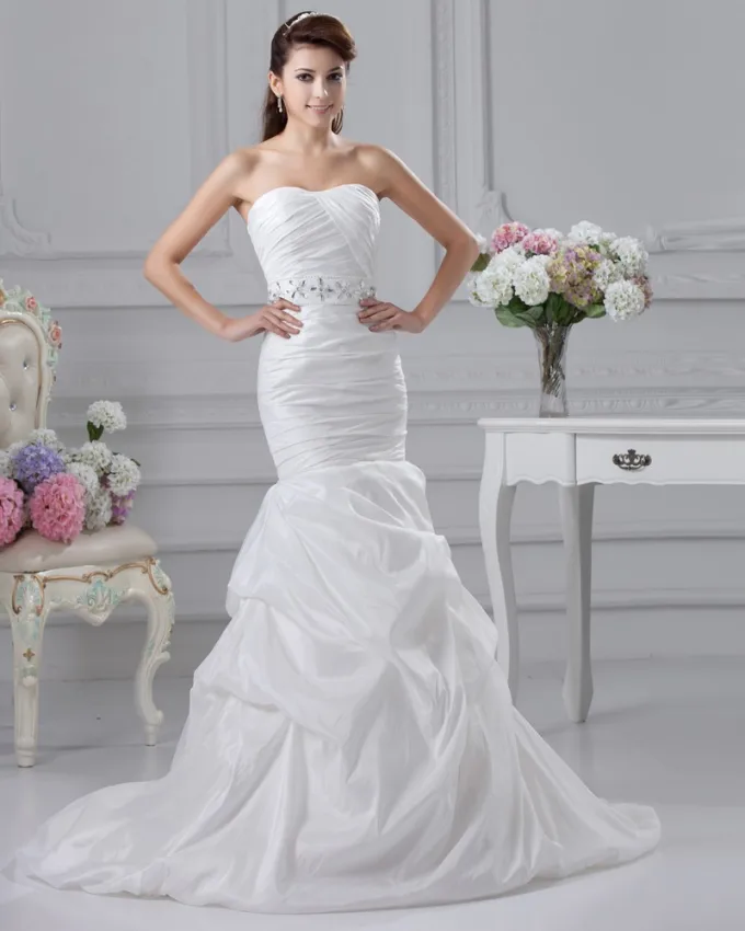 Charmeuse Beaded Krusning Stroppelos Domstol A Linje Brudekjoler Bryllupskjoler