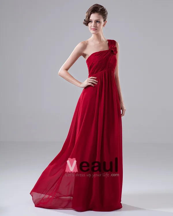 Une Ruche De Fleur-de-chaussee Robe De Demoiselle D'honneur De Mousseline De Soie Longueur D'epaule