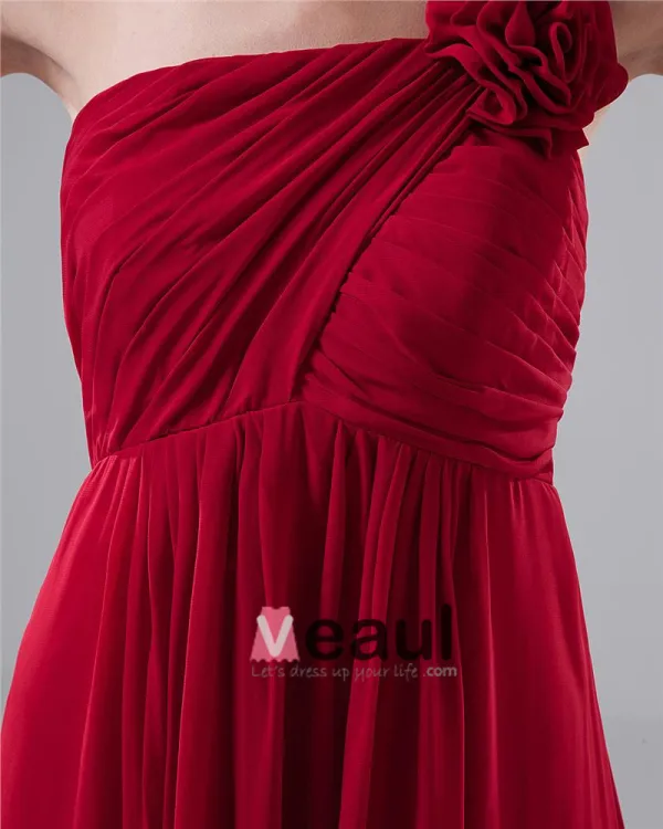 Une Ruche De Fleur-de-chaussee Robe De Demoiselle D'honneur De Mousseline De Soie Longueur D'epaule