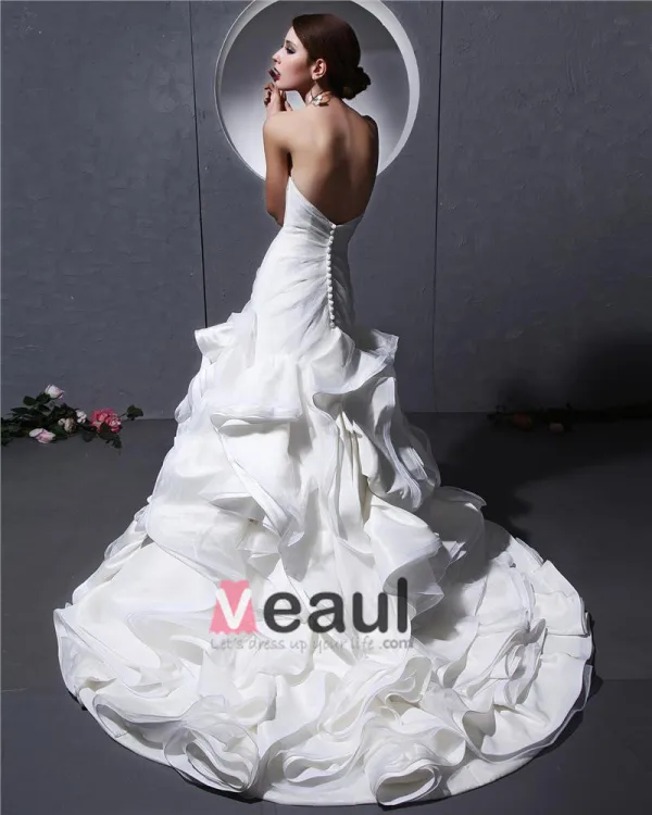 Elegant Organza Ruffles Sweetheart Chapel Train Bridal Mermaid Wedding Dress