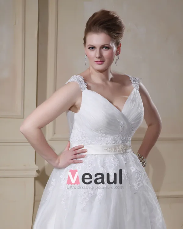 Applique Perles Fil V Tribunal Du Cou Ainsi Que La Taille De Mariée Robes De Mariage De Robe