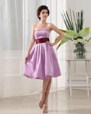 Genou Longueur Decollete Bustier Sans Manches En Satin Plisse Une Ligne Robe De Demoiselle D Honneur