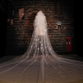 Three Dimensional Long White Handmade Flowers Lace Veil Soft Yarn Material