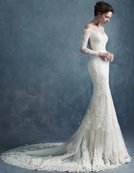2015 Slim Thin Lace Retro Bridal Half Sleeve Trailing Wedding Dress