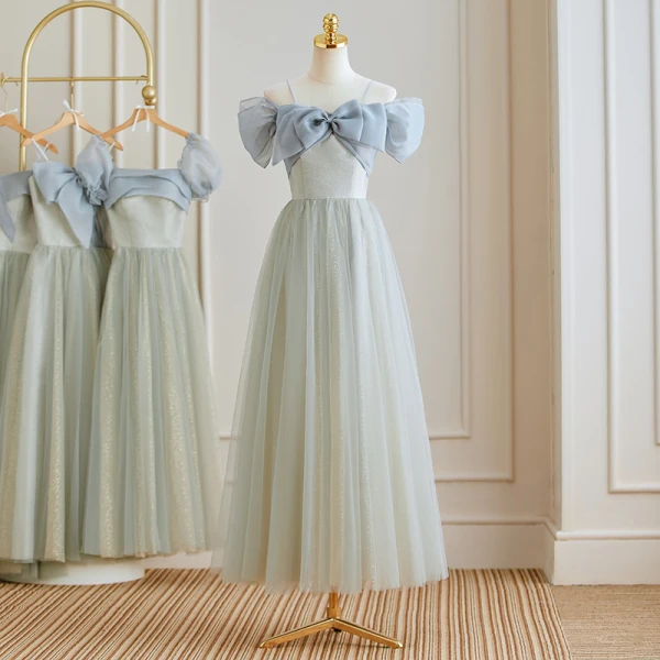 Modest / Simple Grey Bridesmaid Dresses 2023 A-Line / Princess Spaghetti Straps Bow Short Sleeve Backless Floor-Length / Long Bridesmaid Dresses