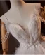 Charmant Weiß Perlenstickerei Pailletten Plissee Brautkleider / Hochzeitskleider 2024 Ballkleid Spaghettiträger Ärmellos Rückenfreies Lange Hochzeit