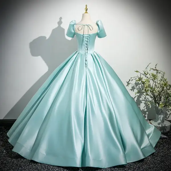 Chic Vert Citron Satin Robe De Bal 2025 Robe Boule Encolure Carrée Manches Courtes Dos Nu Noeud Longue Promo Robe De Ceremonie