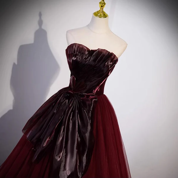 Charming Burgundy Prom Dresses 2023 Ball Gown Strapless Sleeveless Backless Sweep Train Prom Formal Dresses