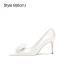 Elegante Ivory / Creme Applikationen Leder Satin Brautschuhe 2024 Knöchelriemen 8 cm Stilettos Spitzschuh Hochzeit Pumps Hochhackige