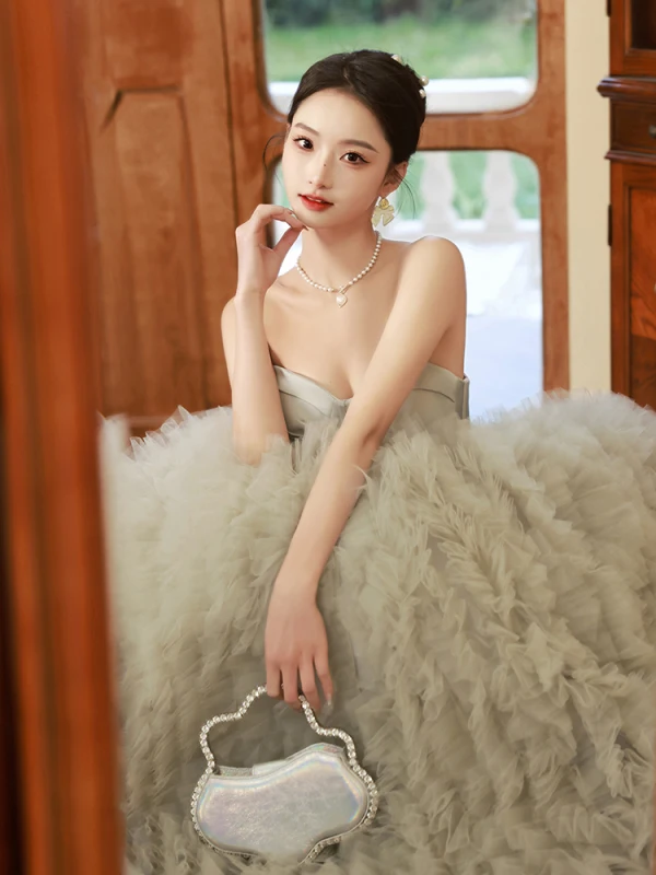 Charming Sage Green Pleated Evening Dresses 2023 A-Line / Princess Strapless Sleeveless Backless Sweep Train Evening Party Formal Dresses