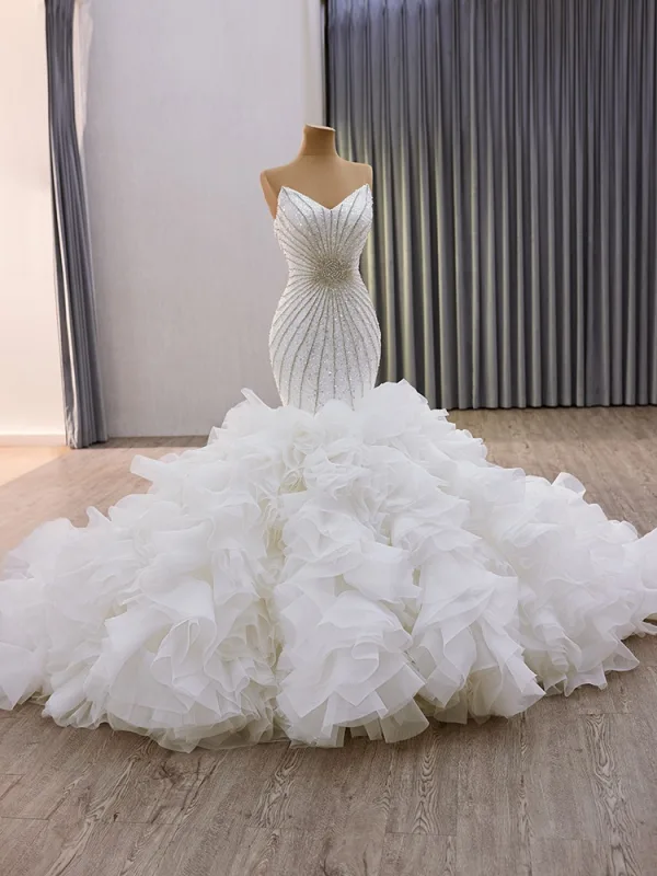 Charming Luxury / Gorgeous White Beading Pearl Rhinestone Cascading Ruffles Wedding Dresses 2025 Trumpet / Mermaid Strapless Sleeveless Backless Royal Train Wedding