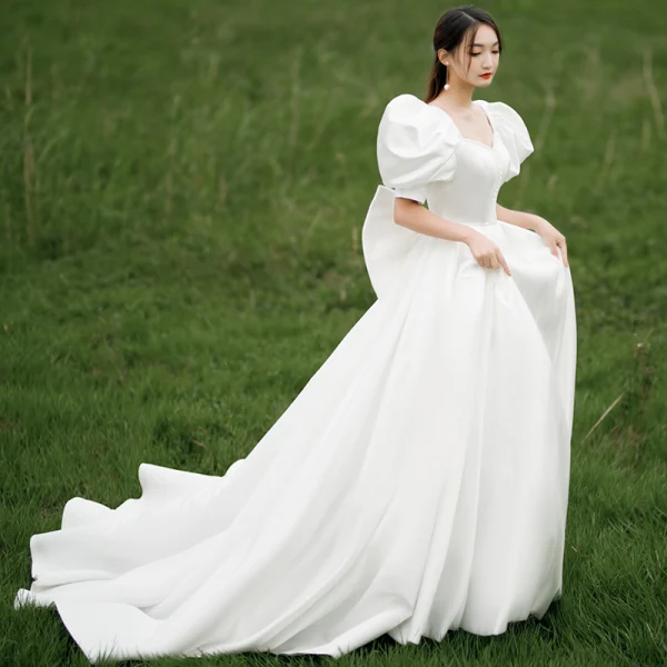 Vintage / Retro White Satin Prom Dresses 2022 A-Line / Princess Square Neckline Puffy Short Sleeve Backless Court Train Prom Formal Dresses