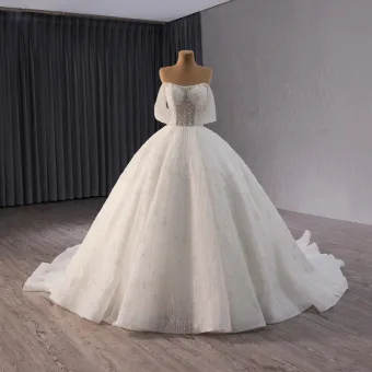 Luxury Gorgeous White Handmade Beading Pearl Sequins Ball Gown Wedding Dresses 2024 Strapless Sleeveless Backless Chapel Train Wedding
