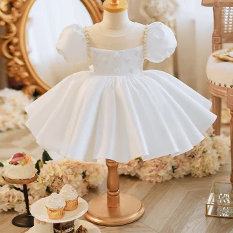 Eleganckie Białe Perła Kokarda Krótkie Urodziny Sukienki Dla Dziewczynek 2023 Suknia Balowa Wycięciem Bufiasta Kótkie Rękawy