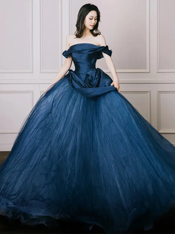 Elegant Ocean Blue Ball Gown Prom Dresses 2026 Off-The-Shoulder Sleeveless Backless Sweep Train Formal Dresses