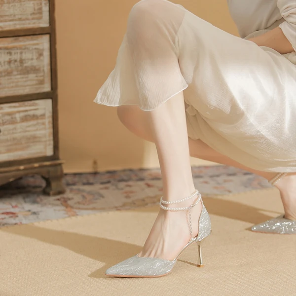 Charmant Silber Perle Knöchelriemen Glanz Abend Sandalen Damen 2023 8 cm Stilettos Spitzschuh Sandaletten Hochhackige