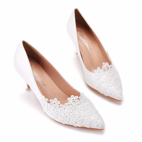 Eenvoudige Witte Kant Bloem Bruidsschoenen 2025 7 cm Naaldhakken / Stiletto Spitse Neus Huwelijk Pumps Hoge Hakken