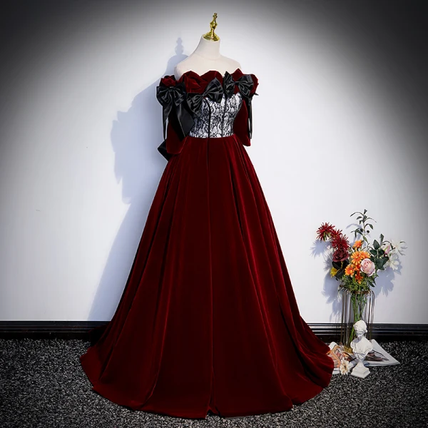 Elegante Bordeaux Suede Velour Galajurken 2023 A lijn Uit De Schouder Korte Mouwen Ruglooze Strik Sweep Trein Gala Gelegenheid Jurken