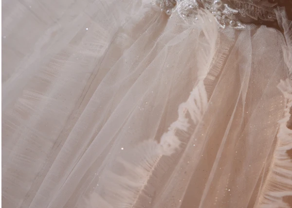 Charmant Weiß Perlenstickerei Pailletten Plissee Brautkleider / Hochzeitskleider 2024 Ballkleid Spaghettiträger Ärmellos Rückenfreies Lange Hochzeit