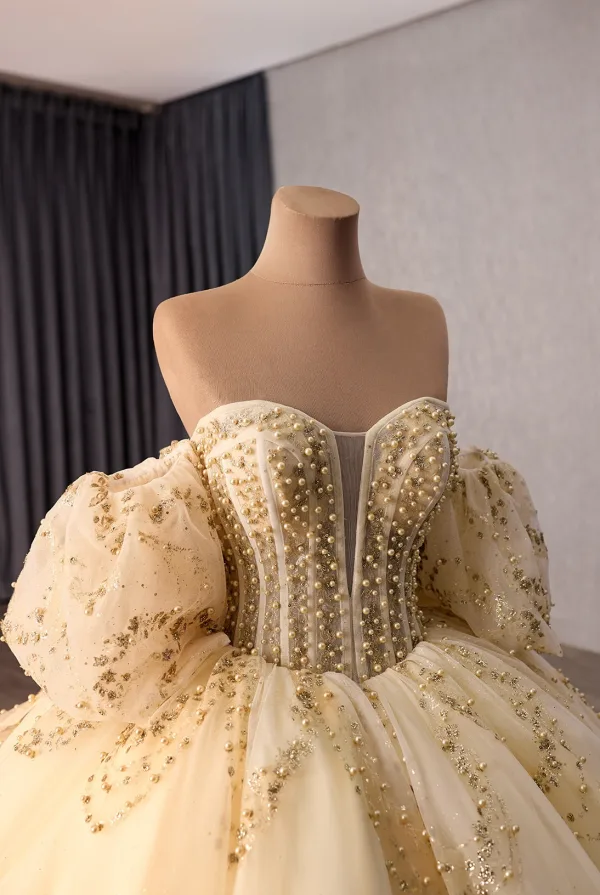 Luxury / Gorgeous Sparkly Champagne Beading Pearl Sequins Ruffle Wedding Dresses 2026 Ball Gown Sweetheart Sleeveless Backless Bow Chapel Train