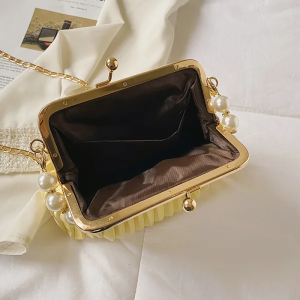 Modest / Simple Yellow Pearl Shell Clutch Bags Prom 2023