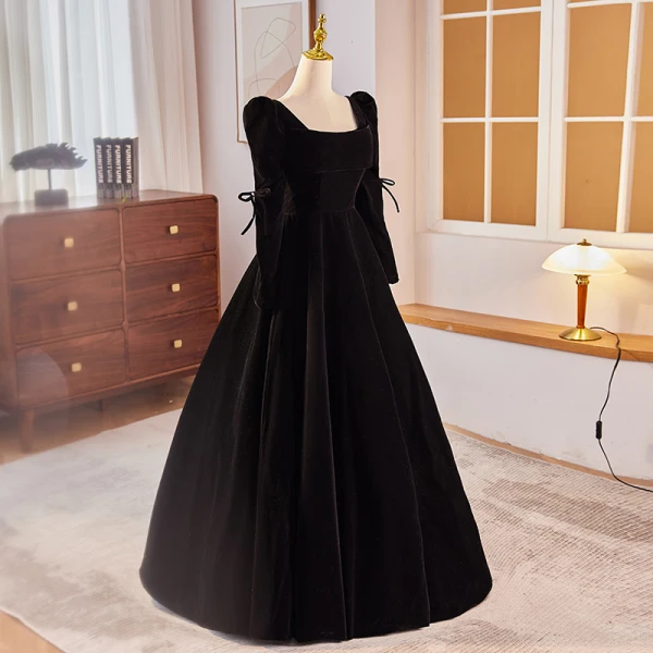 Audrey Hepburn Style Black Velvet Winter Prom Dresses 2024 A-Line / Princess Square Neckline Long Sleeve Backless Floor-Length / Long Prom Formal Dresses