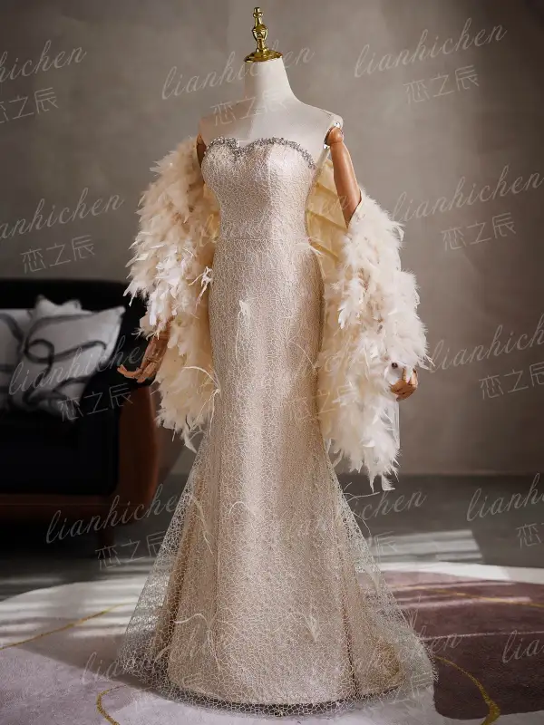 Sexy Champagne Perlage Faux Diamant Paillettes Plumes Robe De Soirée 2026 Trompette / Sirène Bustier Sans Manches Dos Nu Longue Soirée Robe De Ceremonie