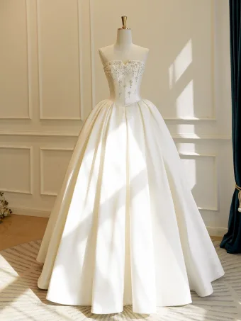 Lyx Elfenben Handgjort Rhinestone Satin Bröllopsklänningar 2026 Balklänning Axelbandslös Ärmlös Halterneck Långa