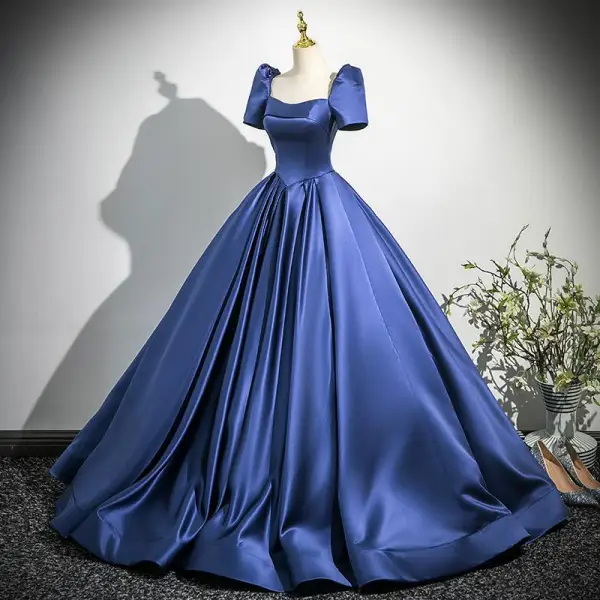 Vintage / Originale Bleu Marine Satin Robe De Bal 2025 Robe Boule Encolure Carrée Manches Courtes Dos Nu Noeud Train De Balayage Promo Robe De Ceremonie