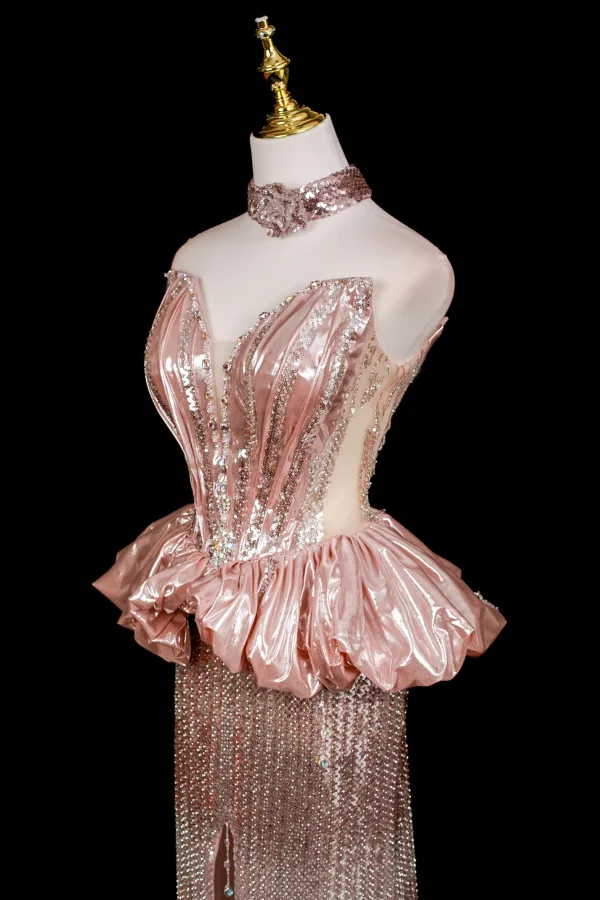 Sexy Rødmende Rosa Rhinestone Paljetter Asymmetrisk Selskapskjoler 2025 Trompet / Havfrue Kjæreste Uten Ermer Ryggløse Feie Tog Formelle Kjoler