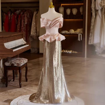 Charming Two Tone Blushing Pink Sequins Prom Dresses 2024 Trumpet Mermaid Off The Shoulder Short Sleeve Backless Sweep Train Prom Formal Dresses