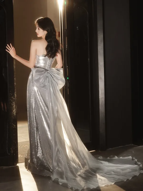 Scintillantes Sexy Argenté Paillettes Robe De Soirée 2026 Trompette / Sirène Bustier Sans Manches Dos Nu Noeud Train De Balayage Soirée Robe De Ceremonie