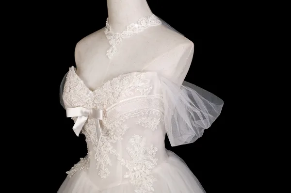 Simple Légère Blanche Perlage Perle En Dentelle Fleur Robe De Mariée 2025 Princesse De l'épaule Manches Courtes Dos Nu Longue Mariage