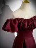 Jednolity kolor Burgund Satyna Sukienki Na Bal 2024 Princessa Przy Ramieniu Skrzyżowane Pasy Na Wesele Kótkie Rękawy Minimalistyczny Sukienki Wizytowe