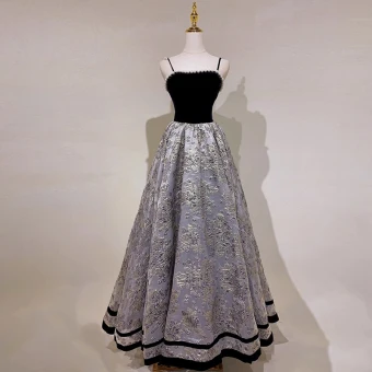 Style Audrey Hepburn Noire Robe De Bal 2022 Princesse Perle Bretelles Spaghetti Sans Manches Dos Nu Daim Longue Robe De Ceremonie