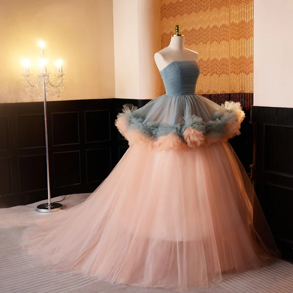 Mote Rødmende Rosa Gripende Ruffles Ballkjoler 2023 Ballkjole Strapless Uten Ermer Ryggløse Feie Tog Ball Formelle Kjoler
