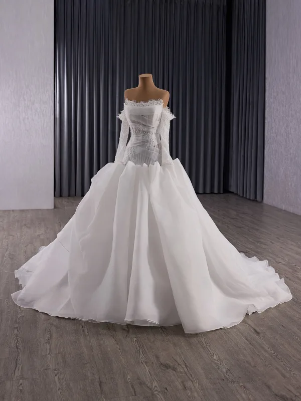 High-end Vintage / Retro White Pearl Lace Flower Wedding Dresses 2025 Ball Gown Off-The-Shoulder Long Sleeve Backless Court Train