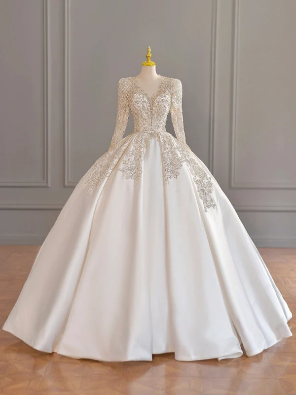 Vintage / Retro Ivory Beading Sequins Wedding Dresses 2023 Ball Gown Satin V-Neck Long Sleeve Court Train Wedding
